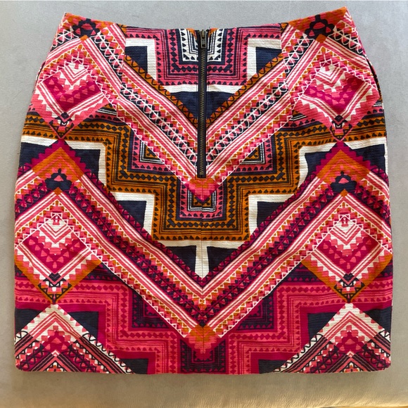 Bright funky patterned skirt - size 4 - Picture 2 of 5